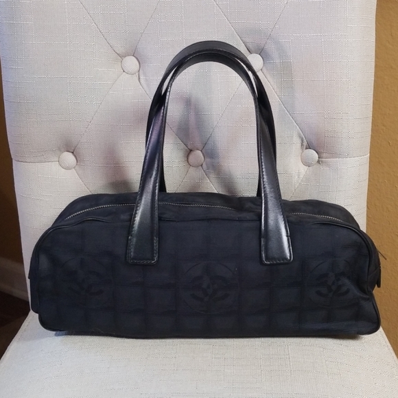CHANEL Handbags - Authentic Chanel travel line bag